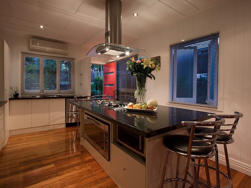 11 Chisholm Street, Stafford Heights QLD 4053