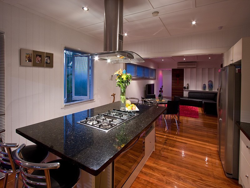 11 Chisholm Street, Stafford Heights QLD 4053