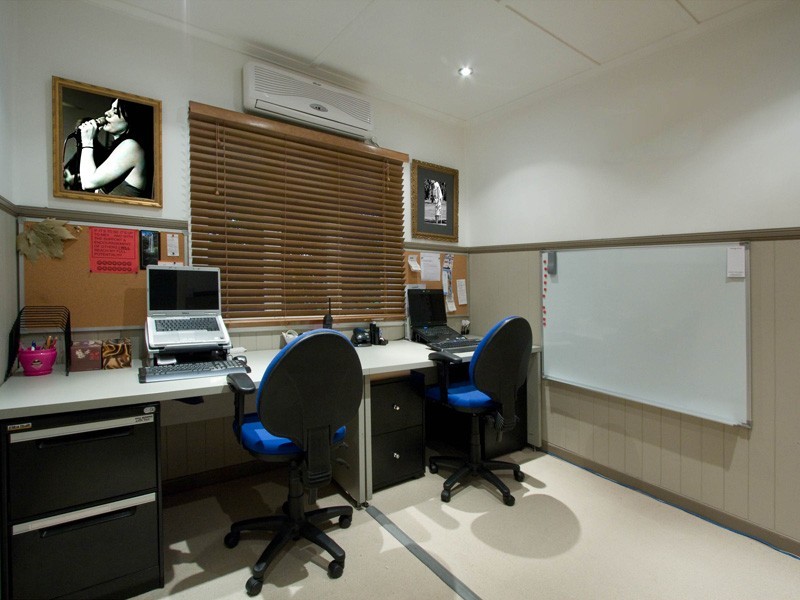 11 Chisholm Street, Stafford Heights QLD 4053