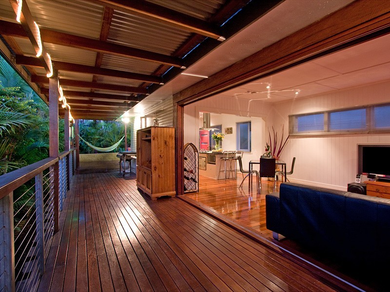 11 Chisholm Street, Stafford Heights QLD 4053