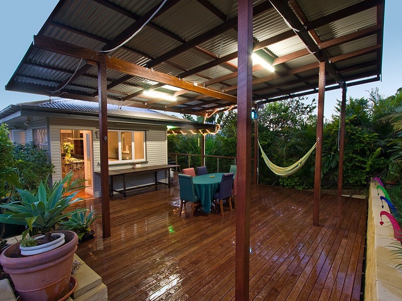 11 Chisholm Street, Stafford Heights QLD 4053