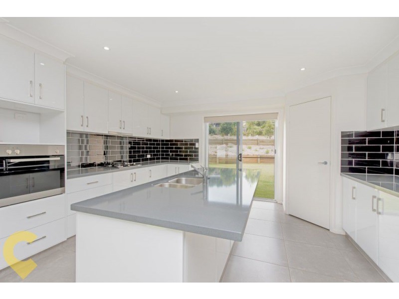 8 Janelle Court, Highfields QLD 4352