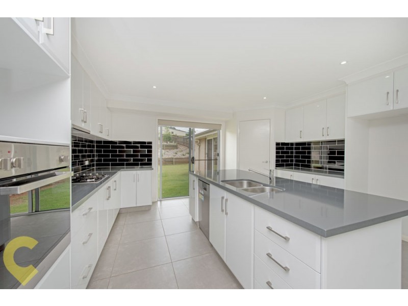 8 Janelle Court, Highfields QLD 4352