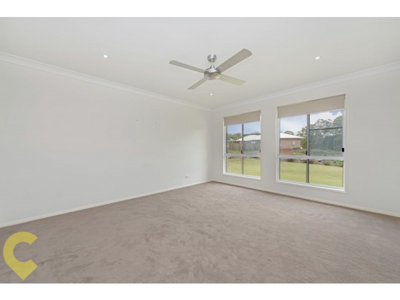 8 Janelle Court, Highfields QLD 4352