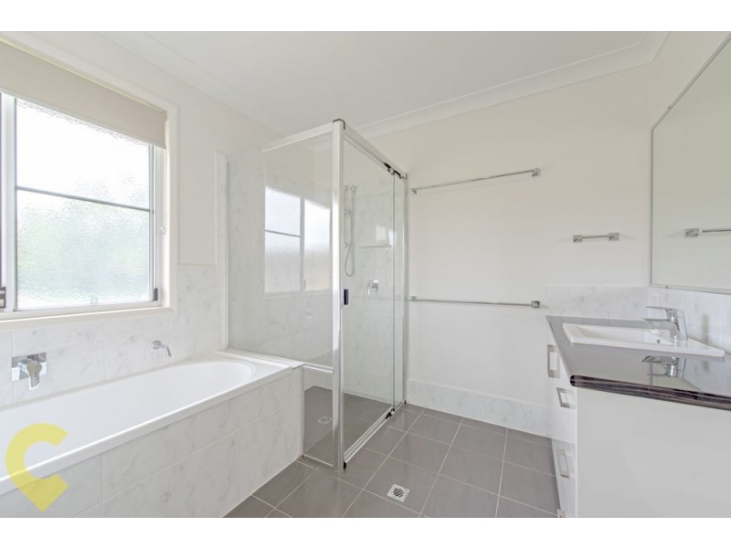 8 Janelle Court, Highfields QLD 4352