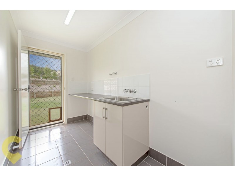 8 Janelle Court, Highfields QLD 4352