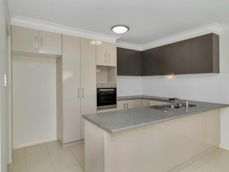 2/5 Taragon Drive, Glenvale QLD 4350