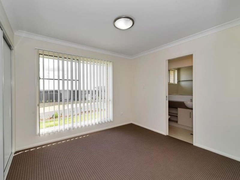 2/5 Taragon Drive, Glenvale QLD 4350
