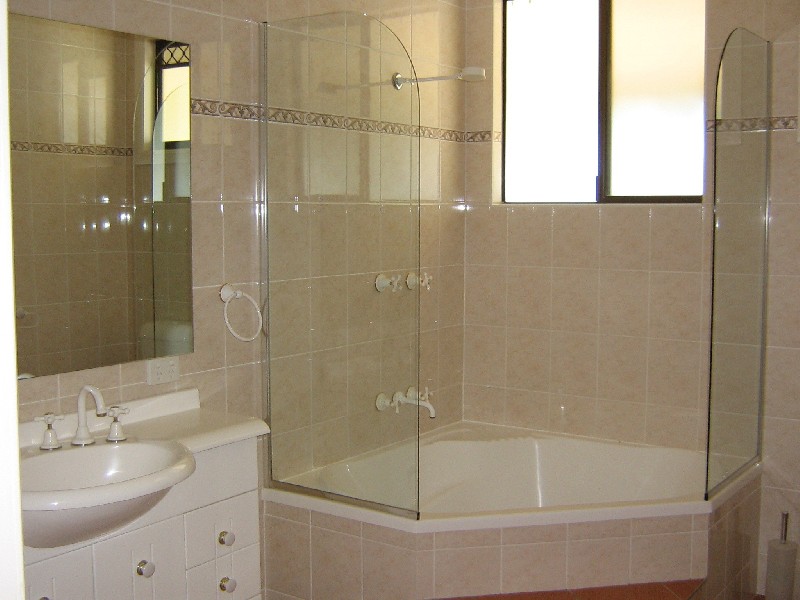 15 Kaiyar Street, Chermside West QLD 4032