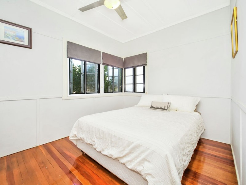 11 Hurley Street, Keperra QLD 4054