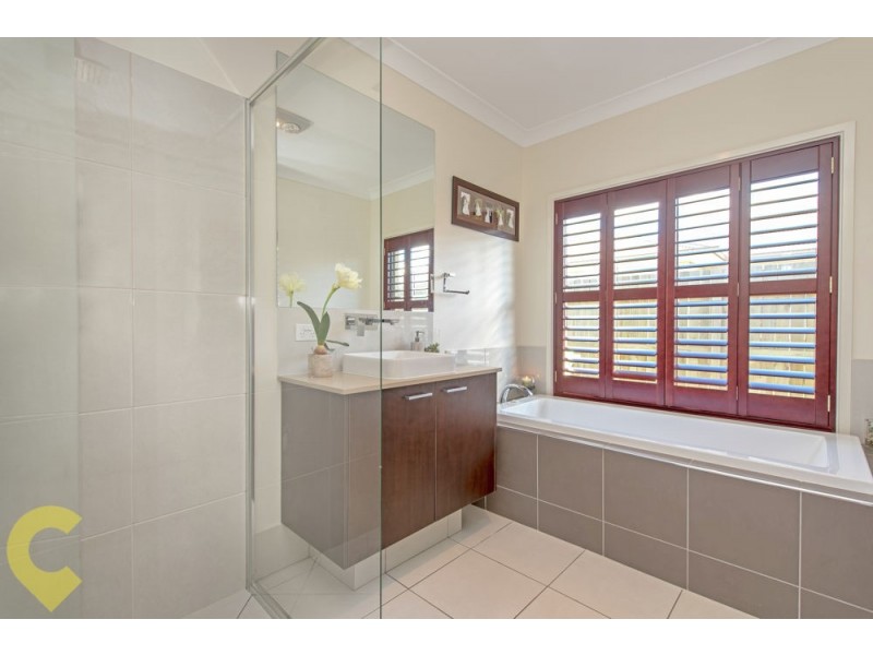 27 Trevean Drive, Kleinton QLD 4352