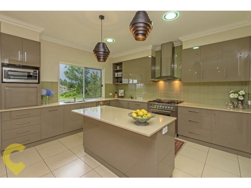 228 Meringandan Road, Kleinton QLD 4352