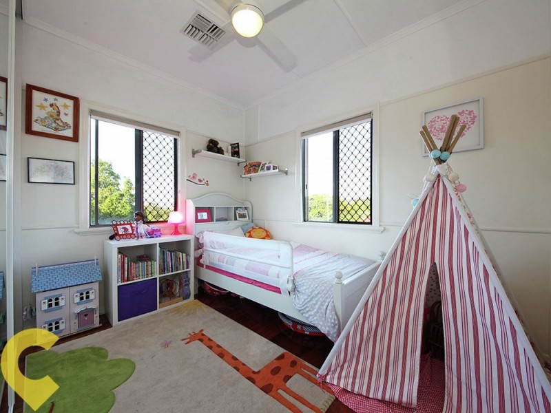 1 Ferguson Road, Wavell Heights QLD 4012