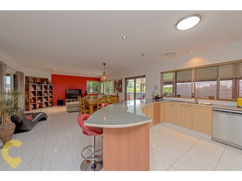 15 Kimdon Crescent, Highfields QLD 4352