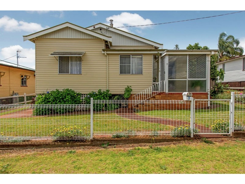 7 Katherine Street, North Toowoomba QLD 4350