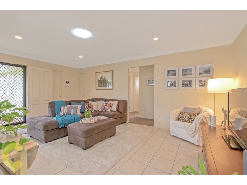 17 McShane Drive, Mount Kynoch QLD 4350