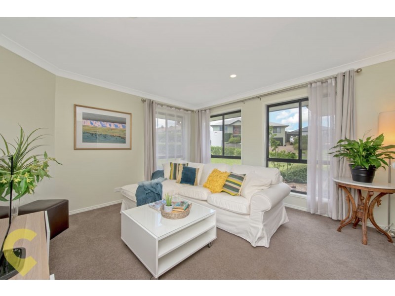 17 McShane Drive, Mount Kynoch QLD 4350