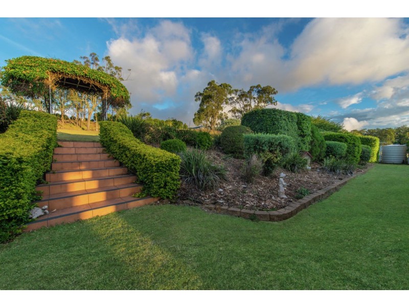 7 William Court, Cotswold Hills QLD 4350