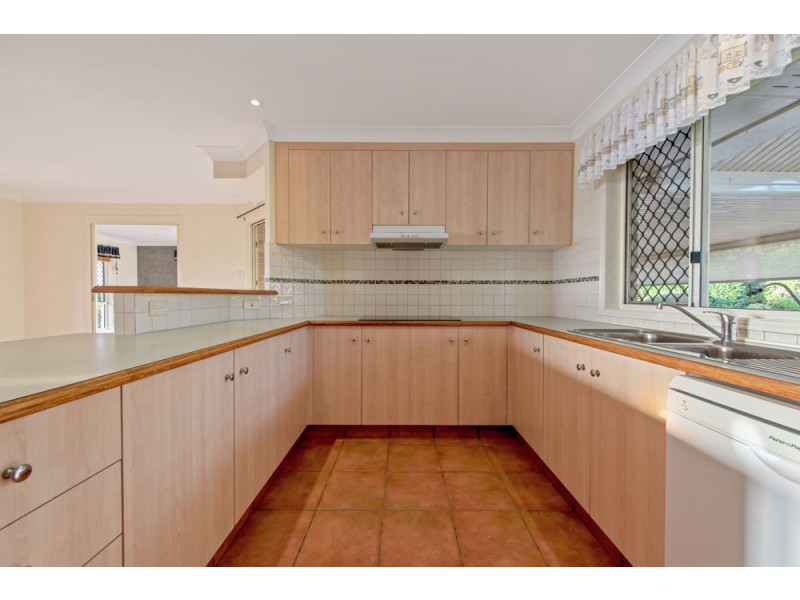 7 William Court, Cotswold Hills QLD 4350