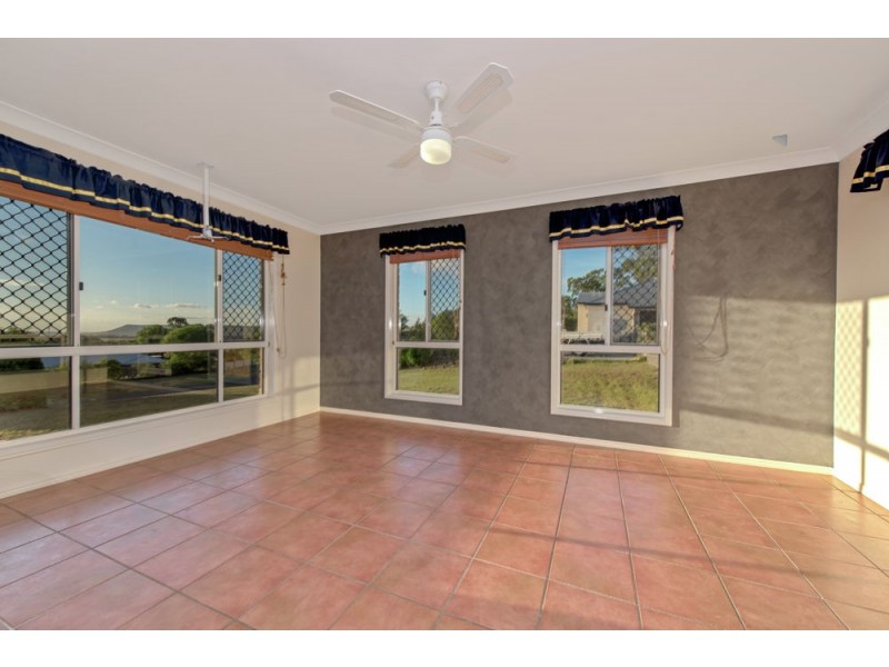 7 William Court, Cotswold Hills QLD 4350