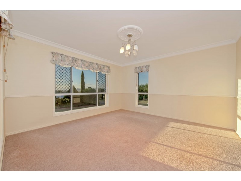 7 William Court, Cotswold Hills QLD 4350