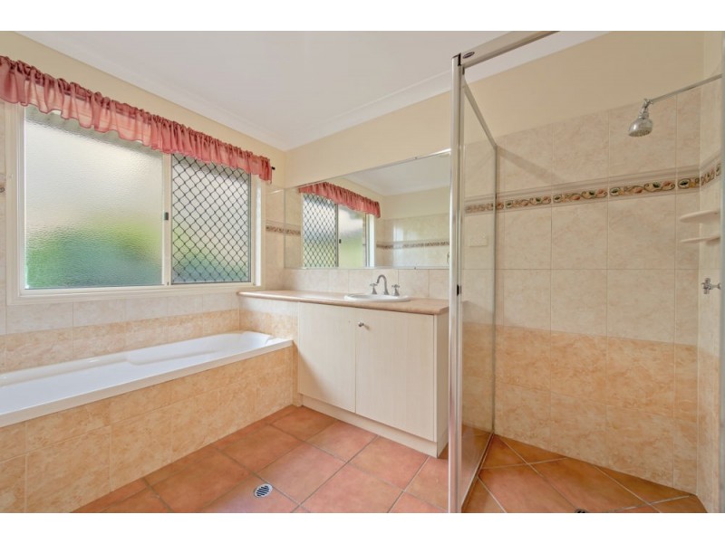 7 William Court, Cotswold Hills QLD 4350