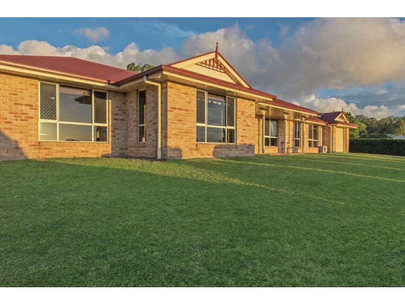 7 William Court, Cotswold Hills QLD 4350