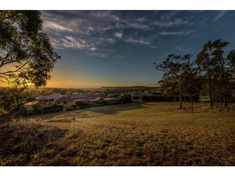 7 William Court, Cotswold Hills QLD 4350