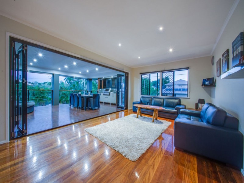 2 Caronga Street, Wavell Heights QLD 4012