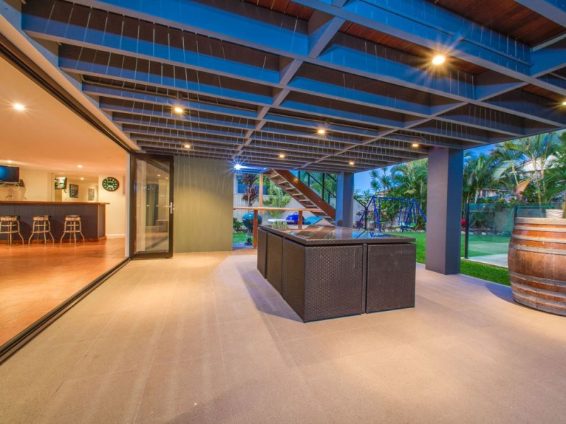 2 Caronga Street, Wavell Heights QLD 4012