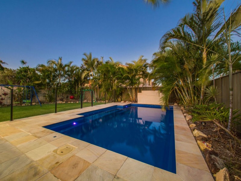 2 Caronga Street, Wavell Heights QLD 4012