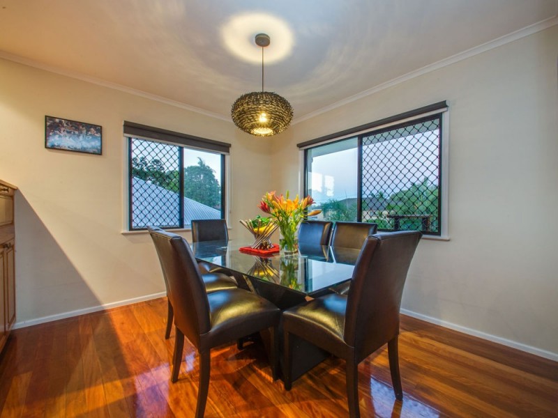 2 Caronga Street, Wavell Heights QLD 4012