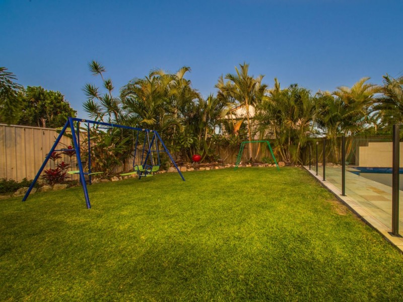 2 Caronga Street, Wavell Heights QLD 4012