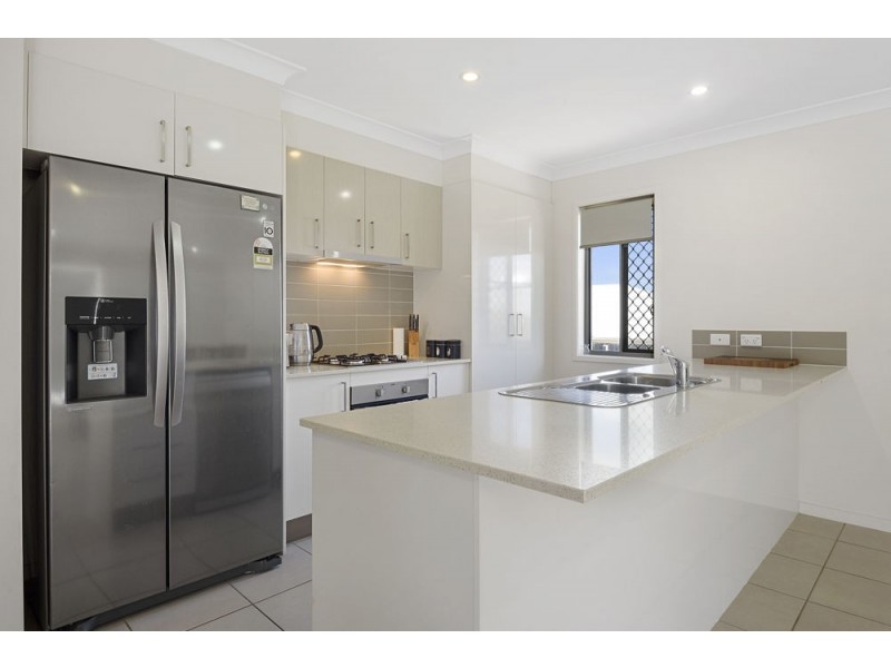 27 Edwin Street, Westbrook QLD 4350