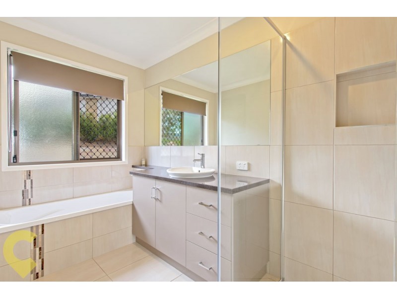 5 Pepperwood Place, Withcott QLD 4352