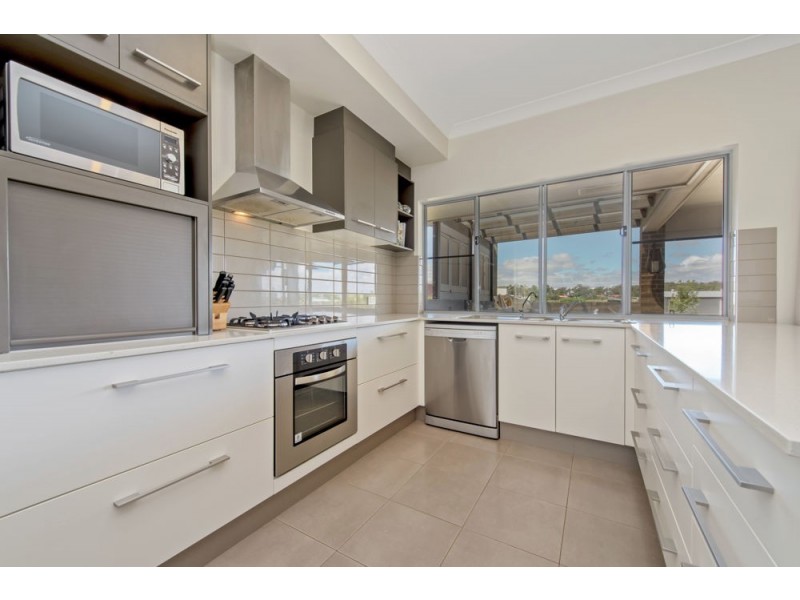 5 Somerset Crescent, Cawdor QLD 4352