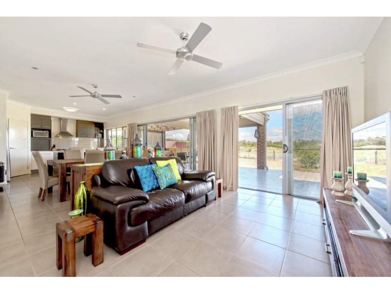 5 Somerset Crescent, Cawdor QLD 4352