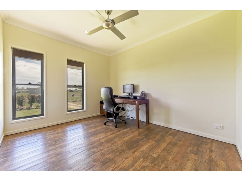 5 Somerset Crescent, Cawdor QLD 4352