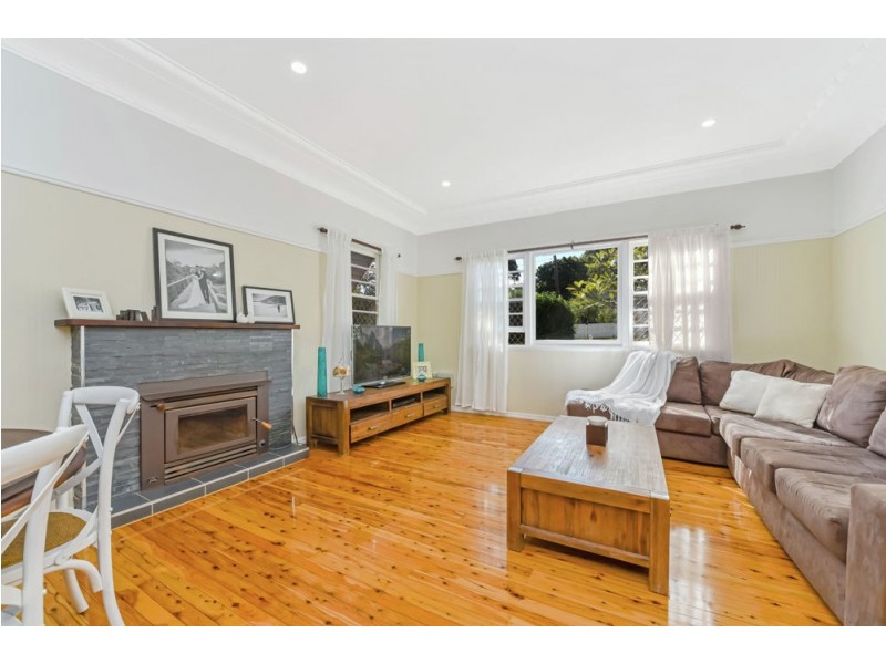 46 Alford Street, Mount Lofty QLD 4350