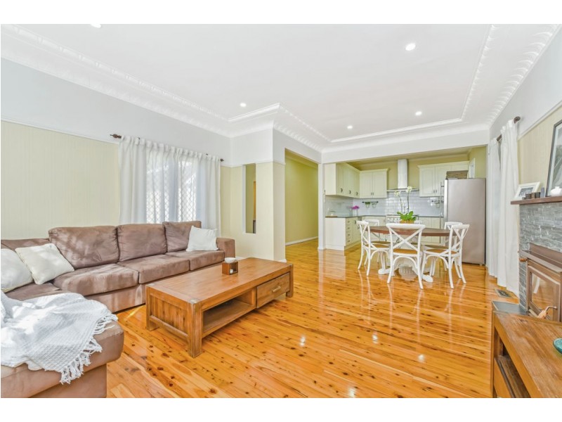 46 Alford Street, Mount Lofty QLD 4350