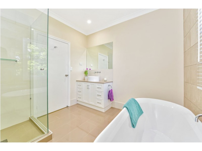 46 Alford Street, Mount Lofty QLD 4350