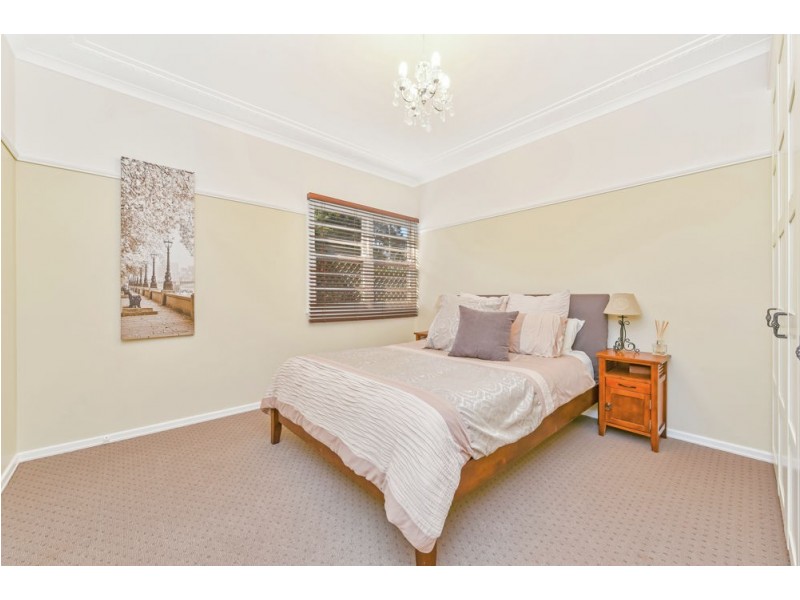 46 Alford Street, Mount Lofty QLD 4350