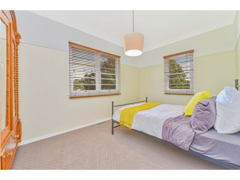 46 Alford Street, Mount Lofty QLD 4350