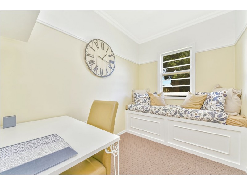 46 Alford Street, Mount Lofty QLD 4350