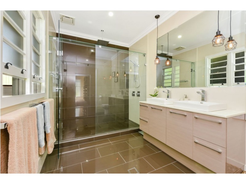 46 Alford Street, Mount Lofty QLD 4350