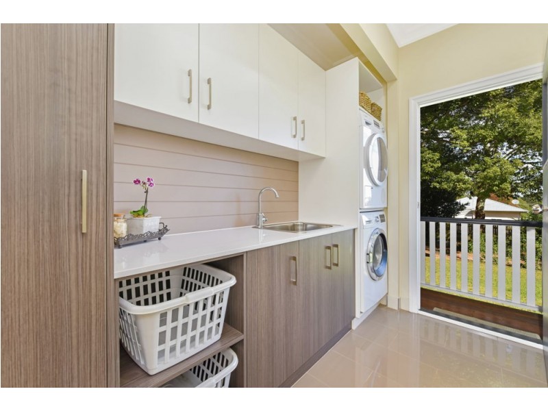 46 Alford Street, Mount Lofty QLD 4350