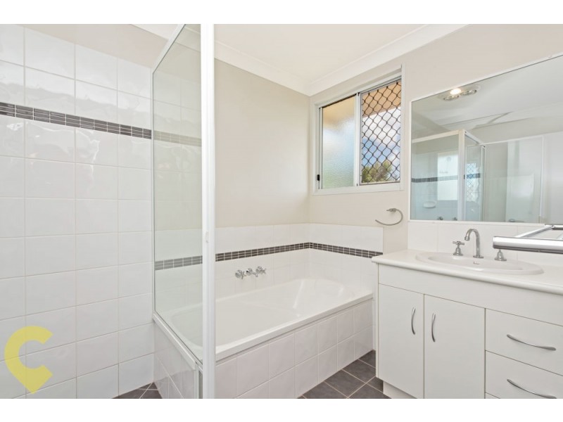 15 Campbell Drive, Highfields QLD 4352