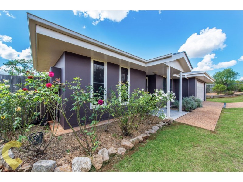 15 Campbell Drive, Highfields QLD 4352