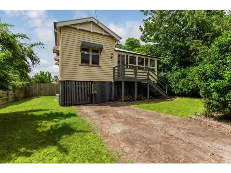 11 Atkinson Street, South Toowoomba QLD 4350