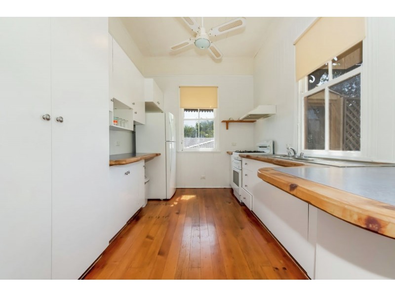 11 Atkinson Street, South Toowoomba QLD 4350